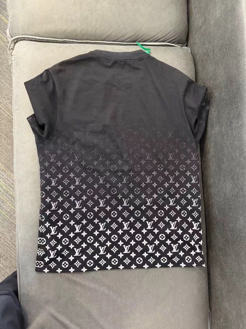 Louis Vuitton Louis Vuitton Gradient Logo Short Sleeve Shirt Size US L / EU 52-54 / 3 - 2 Thumbnail