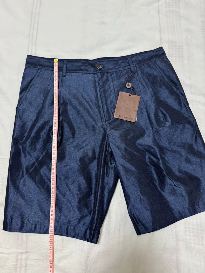 Louis Vuitton Louis Vuitton Casual Shorts in 100% Silk Size US 40 / EU 56 - 4 Thumbnail