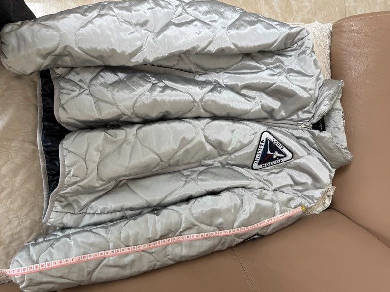 Louis Vuitton Louis Vuitton Puffer Jacket Size 50 Size US L / EU 52-54 / 3 - 8 Thumbnail