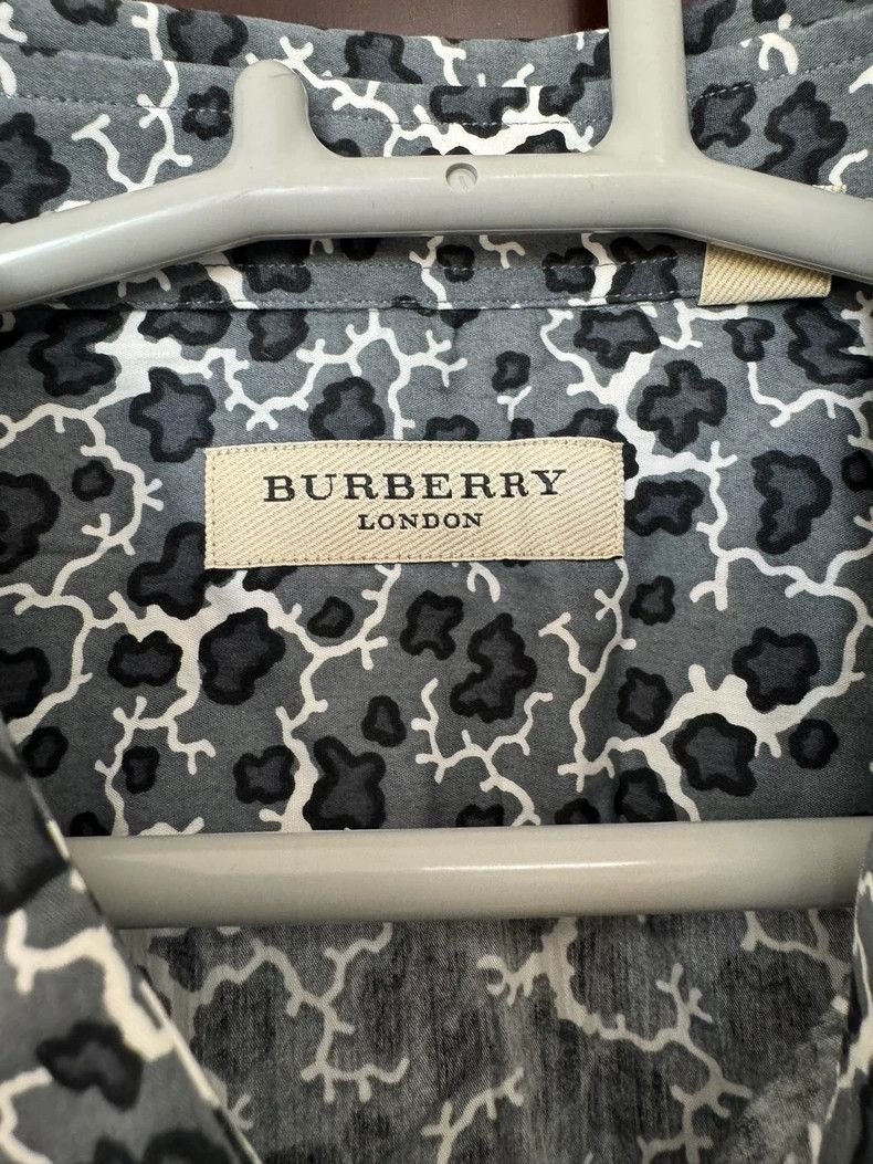 Burberry Burberry Short Sleeve Shirt for Men Size US L / EU 52-54 / 3 - 2 Thumbnail
