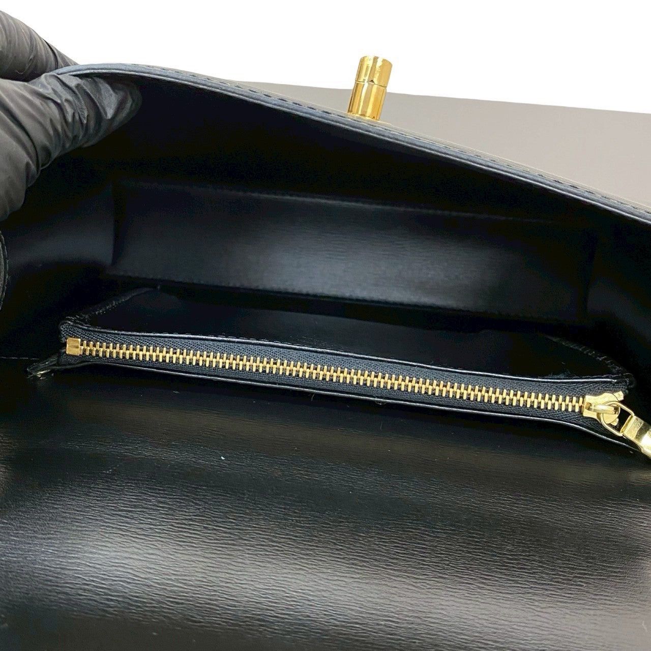 Louis Vuitton Louis Vuitton Handbag Black Leather Size ONE SIZE - 9 Thumbnail