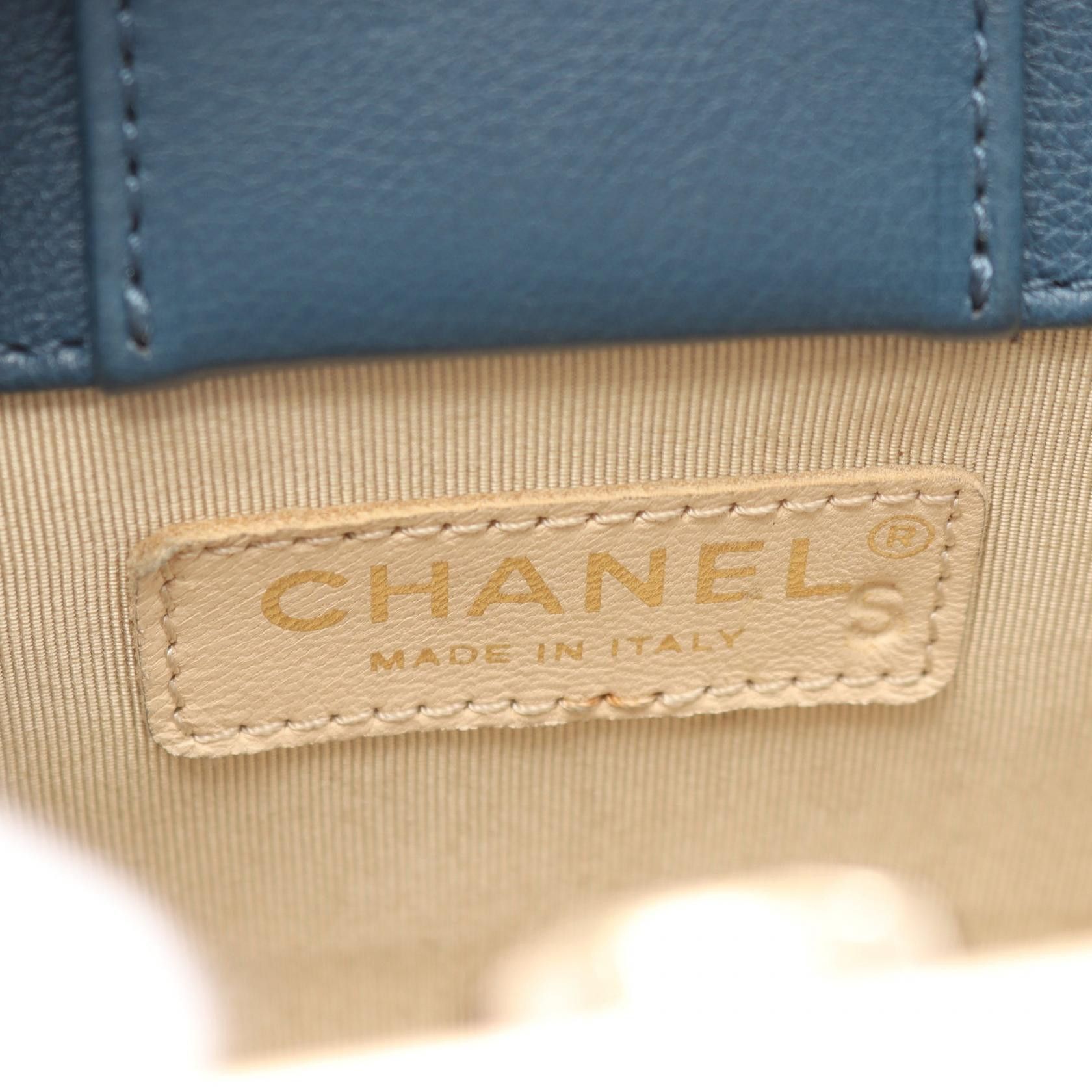 Chanel Chanel Matelasse Chain Shoulder Bag Leather Blue Gold Hardware Size ONE SIZE - 4 Thumbnail