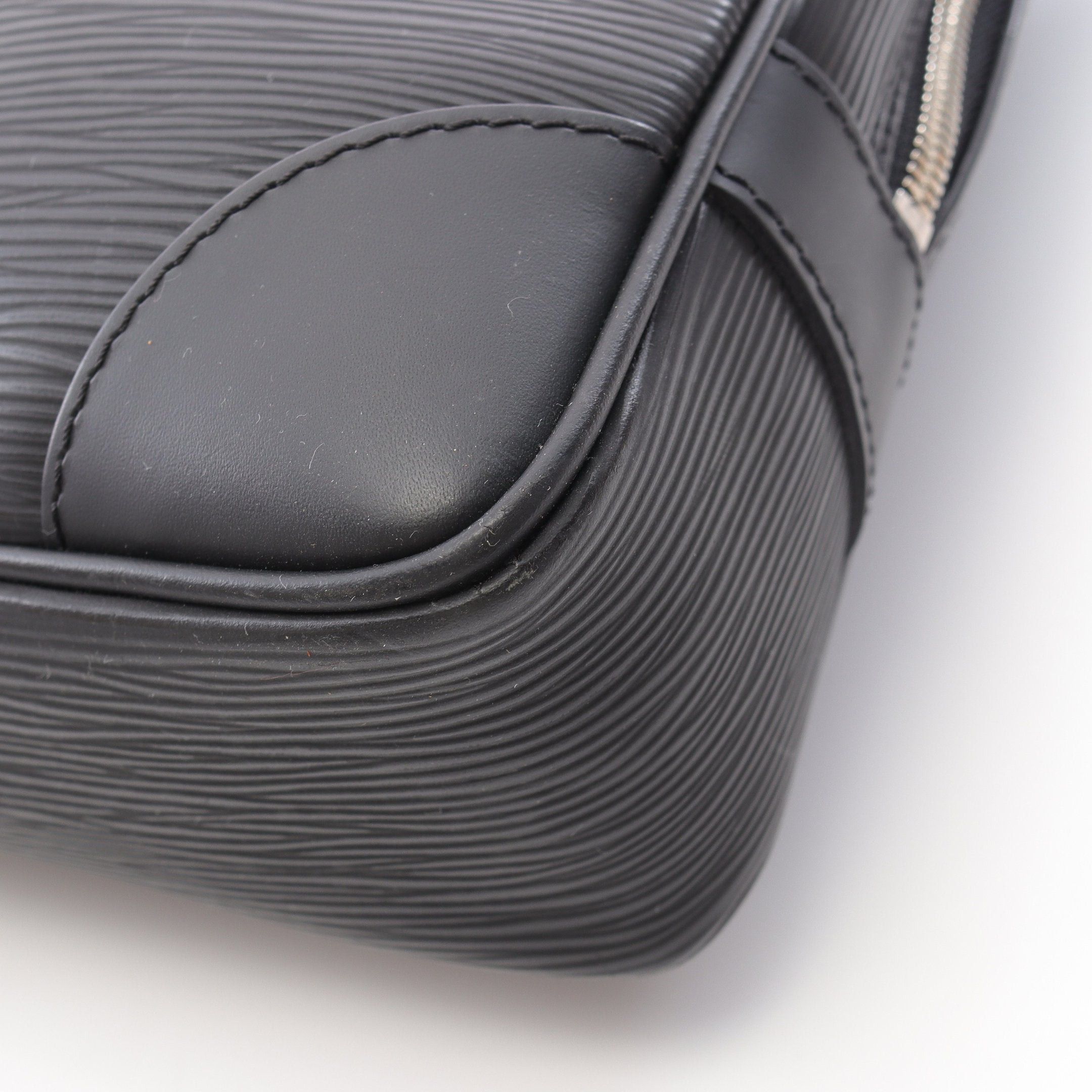 Louis Vuitton Louis Vuitton Porte Document Voyage Epi Noir Business Bag Briefcase Leather Black Size ONE SIZE - 9 Thumbnail