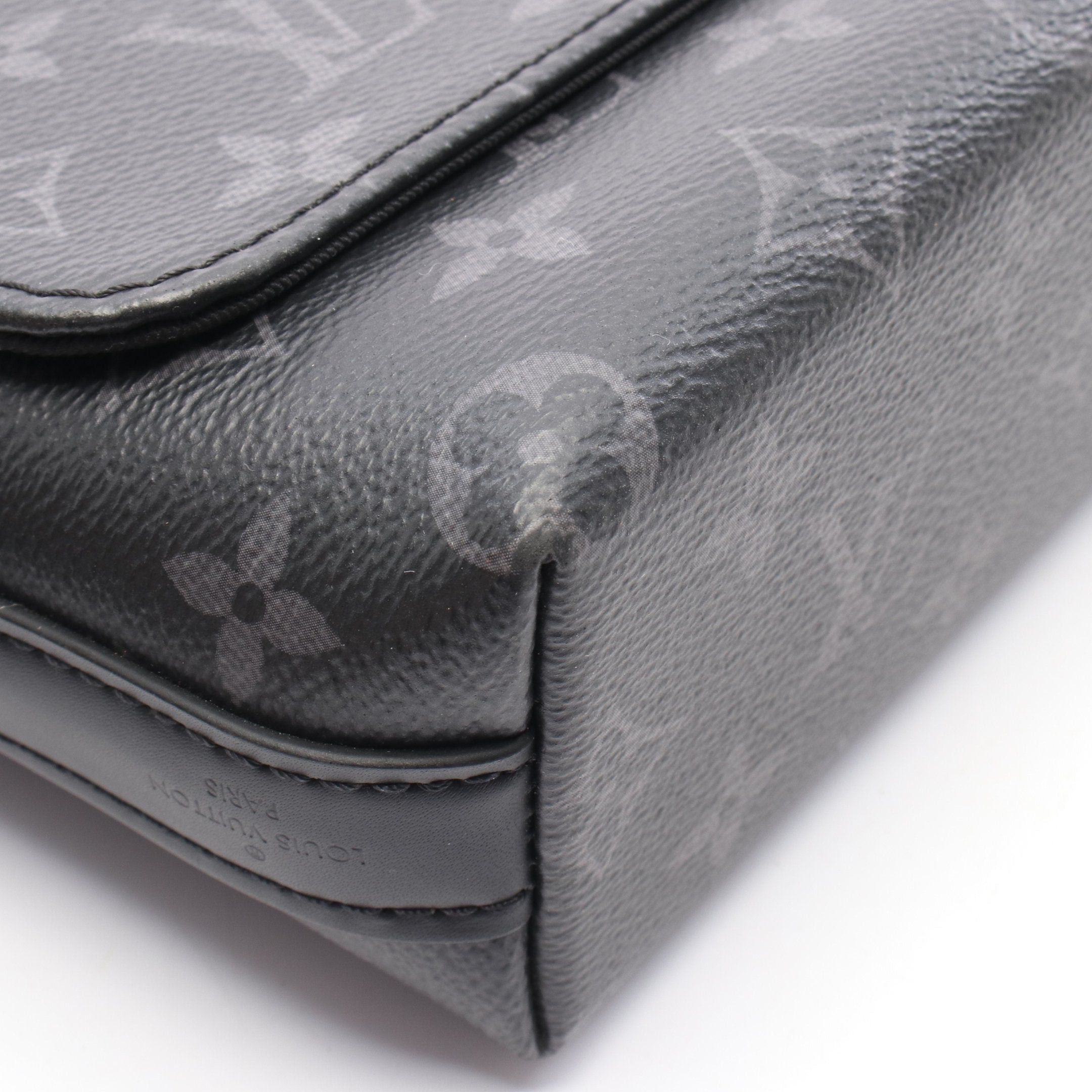 Louis Vuitton Louis Vuitton District Pm Monogram Eclipse Shoulder Bag Leather Black Size ONE SIZE - 5 Thumbnail