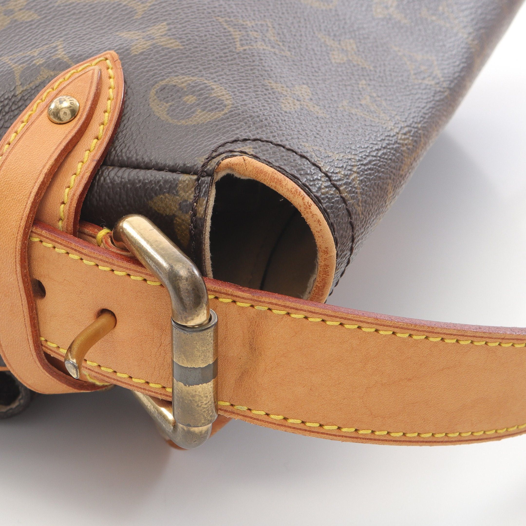 Louis Vuitton Louis Vuitton Hudson Pm Monogram Shoulder Bag Leather Brown Size ONE SIZE - 6 Thumbnail