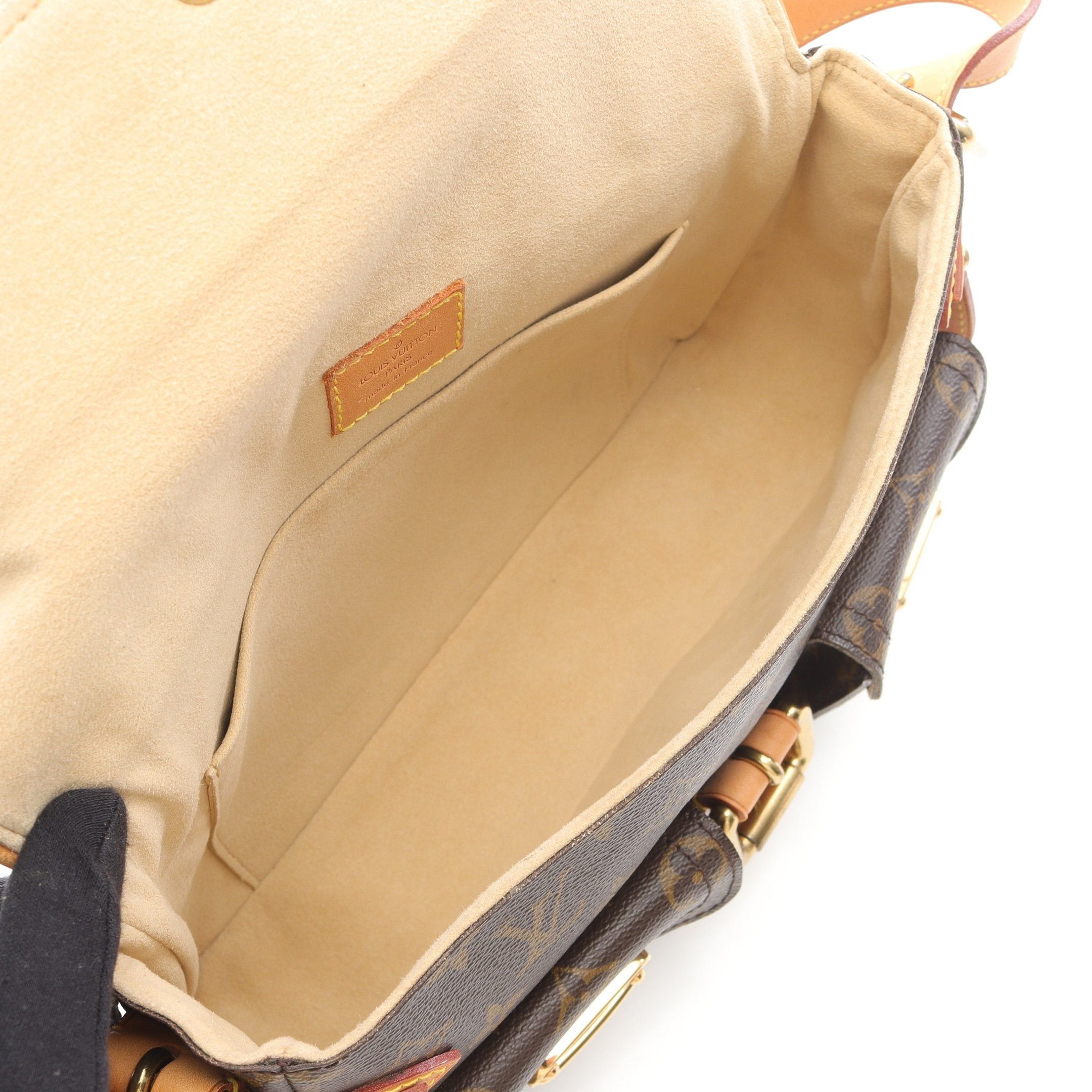 Louis Vuitton Louis Vuitton Hudson Pm Monogram Shoulder Bag Leather Brown Size ONE SIZE - 3 Thumbnail