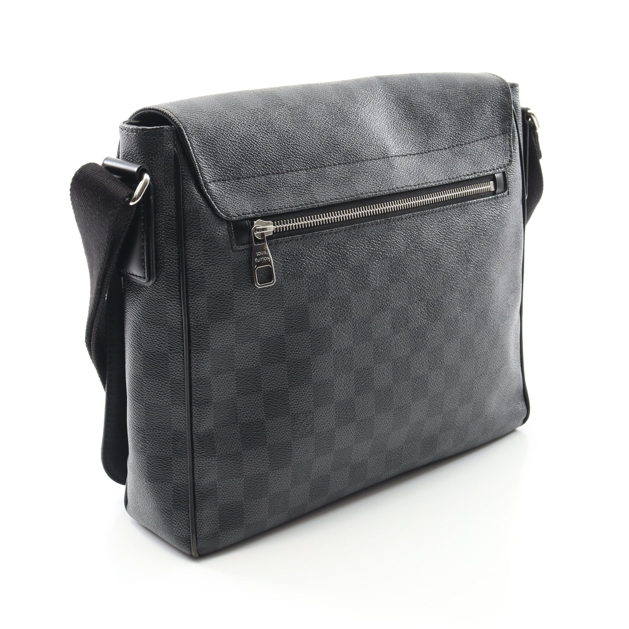 Louis Vuitton Louis Vuitton District Mm Damier Graphite Shoulder Bag Leather Black Size ONE SIZE - 2 Thumbnail