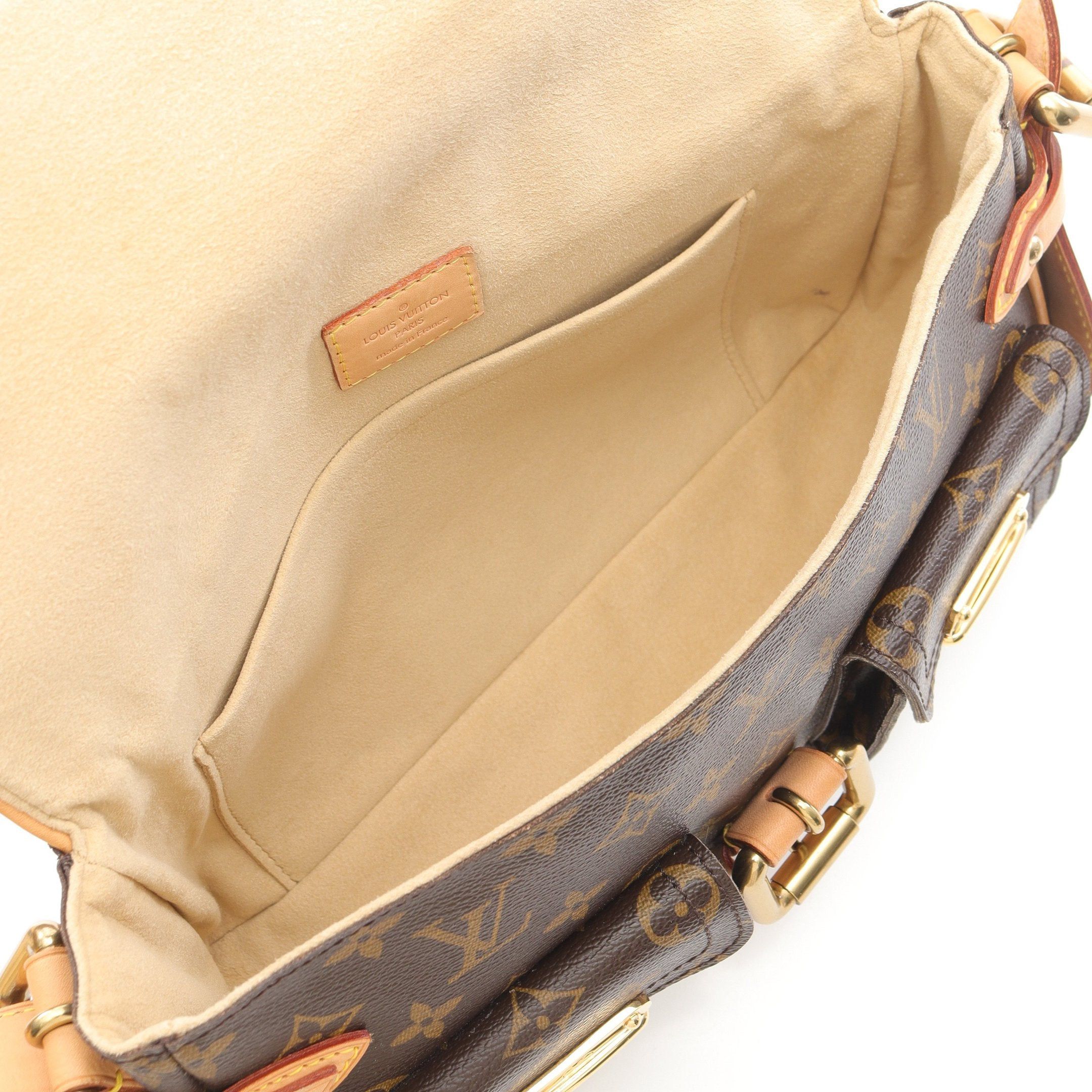 Louis Vuitton Louis Vuitton Hudson Pm Monogram Shoulder Bag Leather Brown Size ONE SIZE - 3 Thumbnail