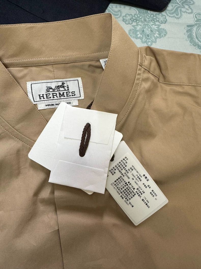 Hermes Hermes Men’s Shirt with Unique Collar Design Size US M / EU 48-50 / 2 - 7 Thumbnail