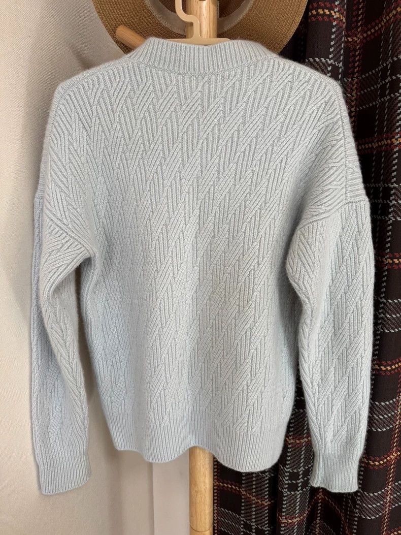 Hermes Hermes Cashmere Sweater in Ice Blue Color Size US M / EU 48-50 / 2 - 4 Thumbnail