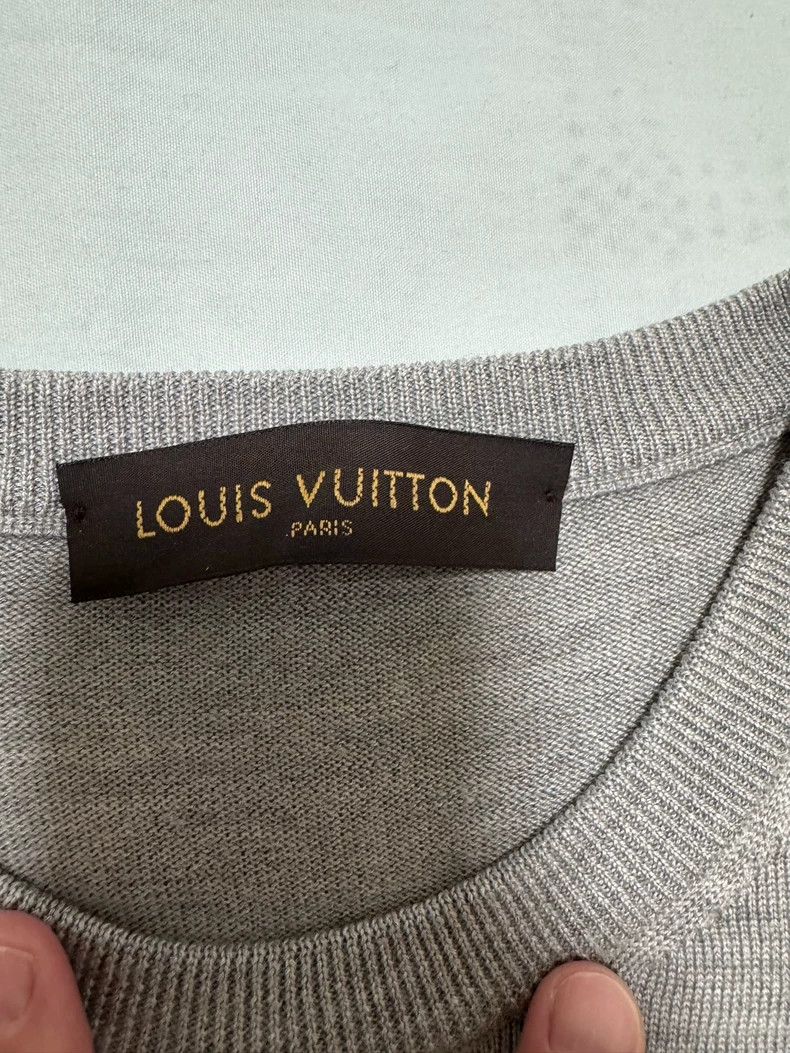 Louis Vuitton Louis Vuitton Gray Wool Sweater Size M Size US M / EU 48-50 / 2 - 7 Thumbnail