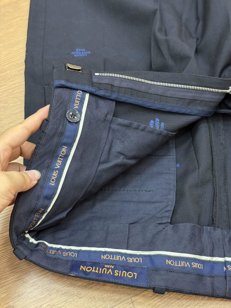 Louis Vuitton Navy Louis Vuitton Shorts with Logo Embroidery Size US 40 / EU 56 - 3 Thumbnail