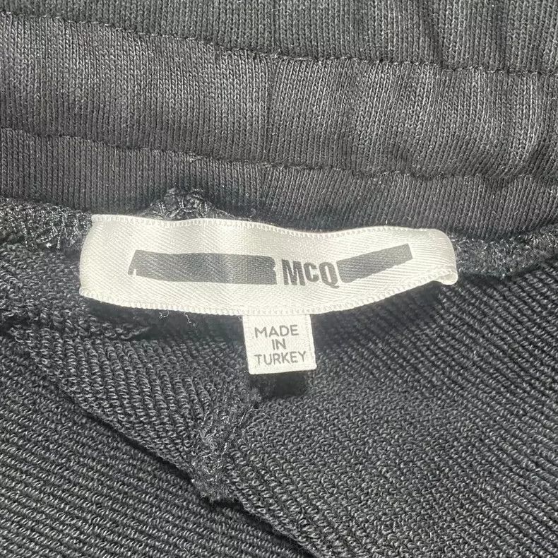 Alexander McQueen Alexander McQUEEN Black Casual Pants Size US 34 / EU 50 - 4 Thumbnail