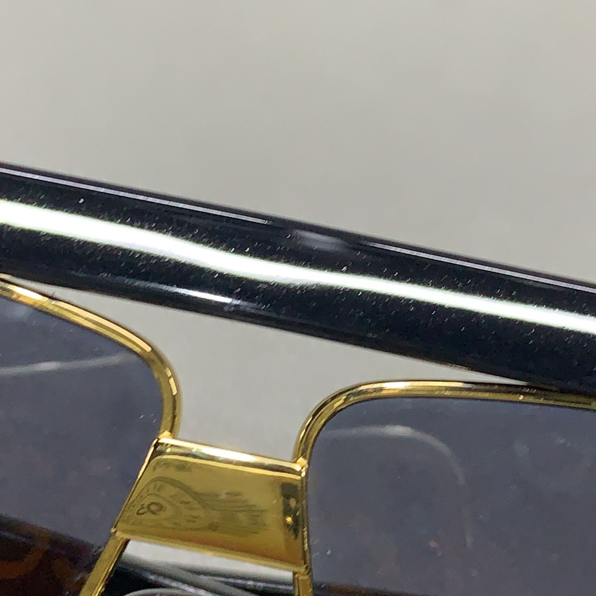 Gucci Gucci Stylish Black and Gold Sunglasses Size ONE SIZE - 10 Thumbnail