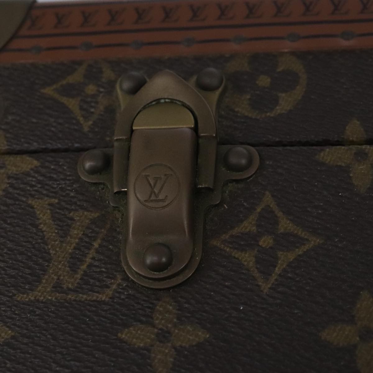 Louis Vuitton Louis Vuitton Bisten travel Size ONE SIZE - 18 Thumbnail