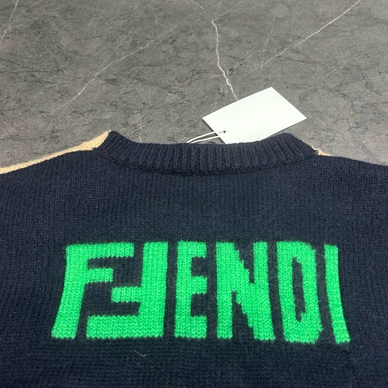 Fendi FENDI FAMILY Knit Sweater in Beige Color Size US L / EU 52-54 / 3 - 3 Thumbnail