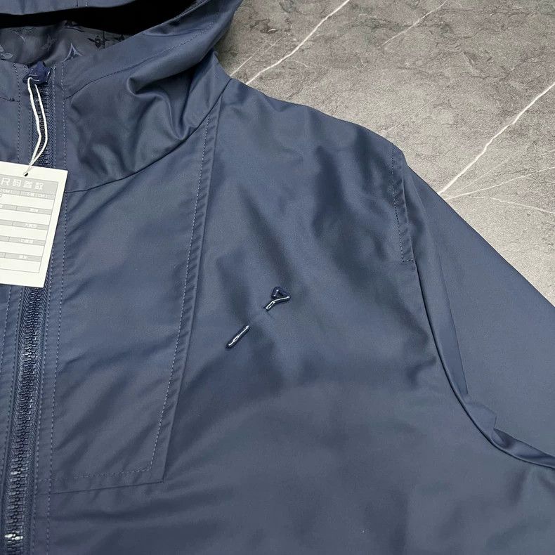 Louis Vuitton Louis Vuitton Logo Print Windbreaker Jacket Size US L / EU 52-54 / 3 - 7 Thumbnail