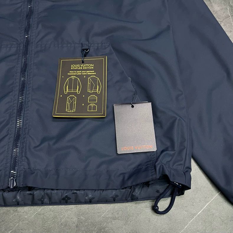 Louis Vuitton Louis Vuitton Logo Print Windbreaker Jacket Size US L / EU 52-54 / 3 - 4 Thumbnail