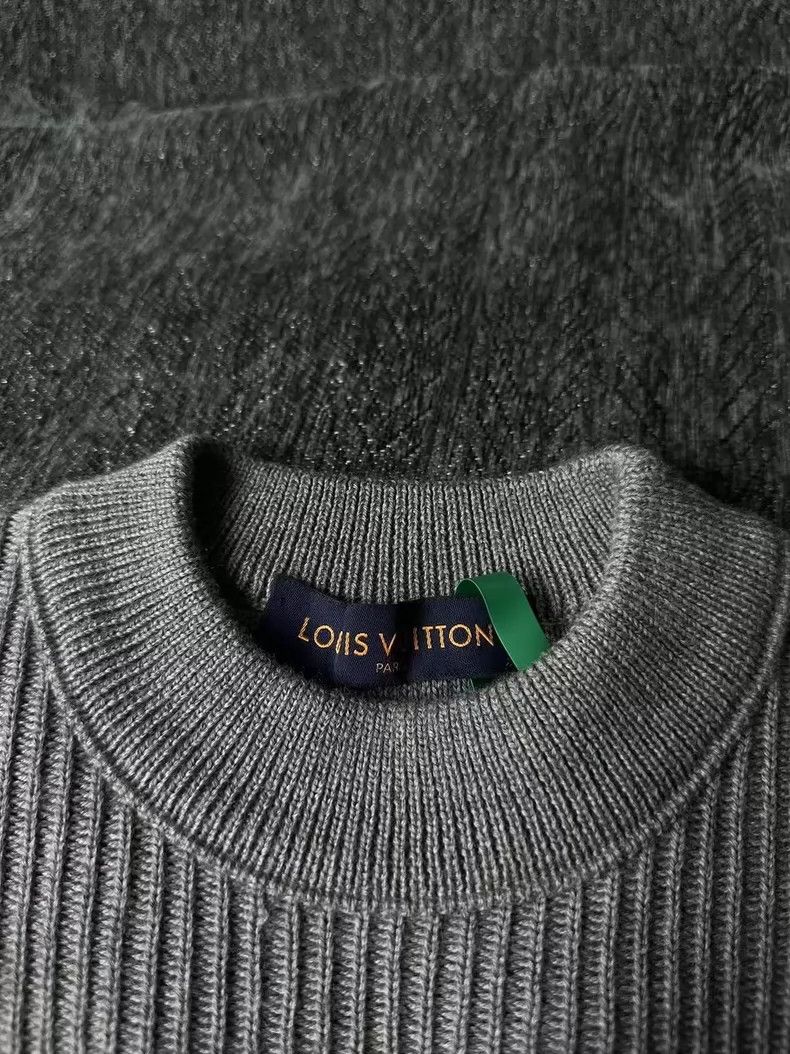 Louis Vuitton Louis Vuitton Gray Earth Sweater Size US S / EU 44-46 / 1 - 3 Thumbnail