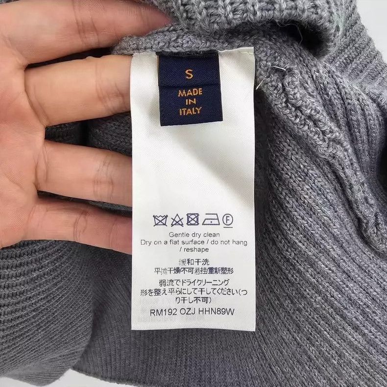 Louis Vuitton Louis Vuitton Gray Knitted Sweater with Earth Size US S / EU 44-46 / 1 - 4 Thumbnail