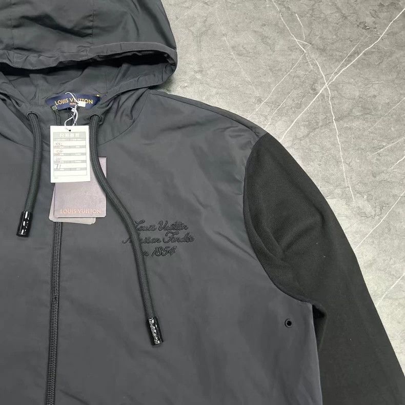 Louis Vuitton Louis Vuitton Hooded Jacket with Logo Embroidery Size US XXL / EU 58 / 5 - 4 Thumbnail