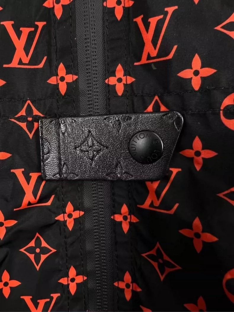Louis Vuitton Louis Vuitton Black Red Logo Windbreaker Jacket Size US M / EU 48-50 / 2 - 3 Thumbnail