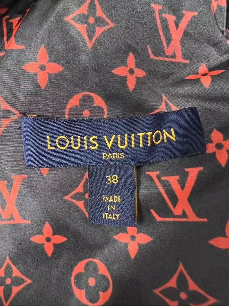 Louis Vuitton Louis Vuitton Black Red Logo Windbreaker Jacket Size US M / EU 48-50 / 2 - 4 Thumbnail