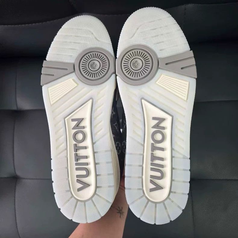 Louis Vuitton Louis Vuitton Gray White Denim Sneakers Size US 9 / EU 42 - 3 Thumbnail