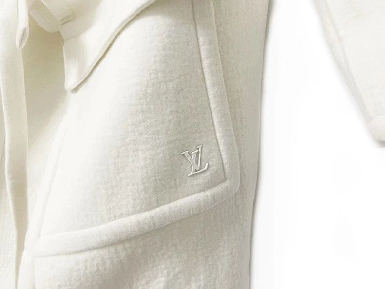 Louis Vuitton Louis Vuitton White Bathrobe Coat Wool Cashmere Size US XXL / EU 58 / 5 - 2 Thumbnail
