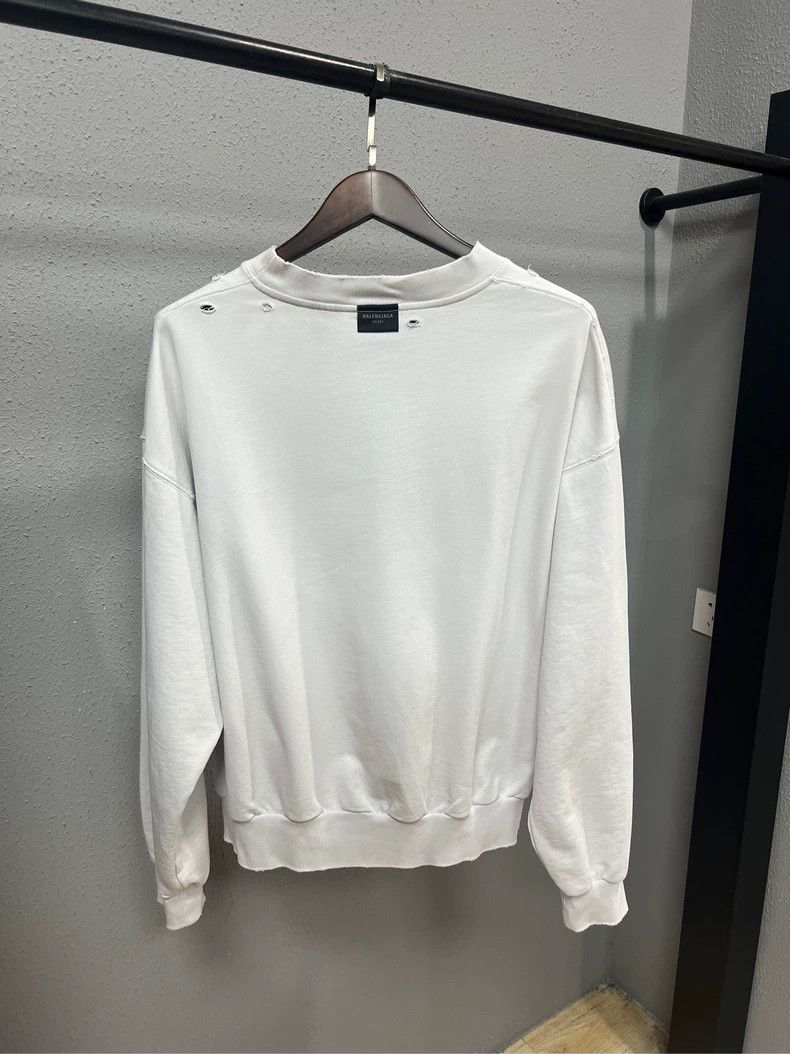 Balenciaga Balenciaga White Reversed Logo Sweatshirt Size US S / EU 44-46 / 1 - 2 Thumbnail