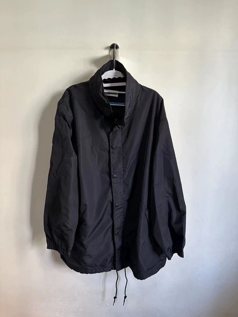 Balenciaga Balenciaga Football Windbreaker Jacket Size 38 Size US L / EU 52-54 / 3 - 2 Thumbnail