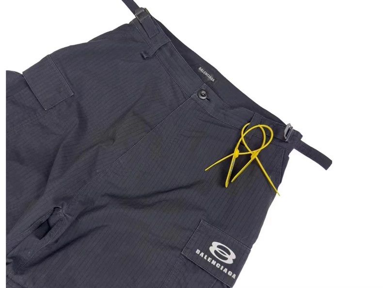 Balenciaga Balenciaga Cargo Pants with Removable Shorts Size US 32 / EU 48 - 3 Thumbnail