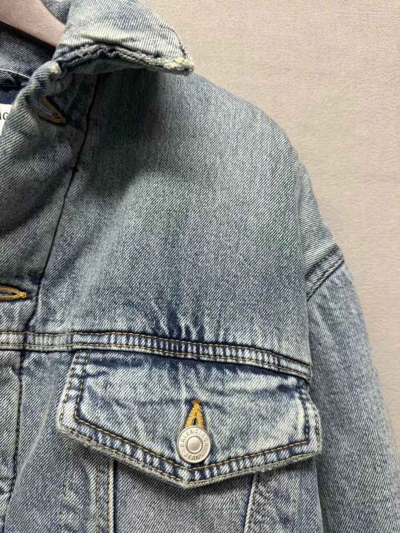 Balenciaga Balenciaga Wash Denim Jacket with Tags Size US S / EU 44-46 / 1 - 4 Thumbnail