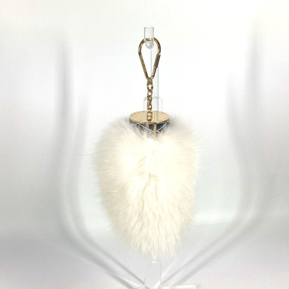 Louis Vuitton Louis Vuitton M67369 Fur Heart Logo Bag Charm Fuzzy V Accessories Keychain Women White Size ONE SIZE - 2 Thumbnail
