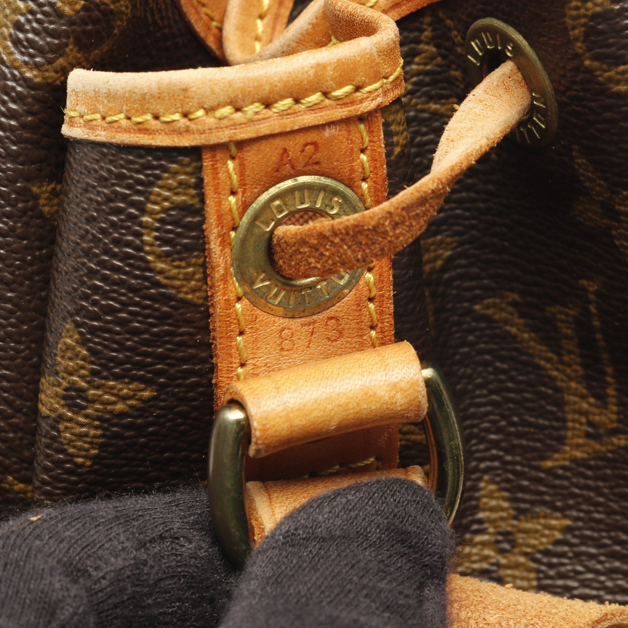 Louis Vuitton Louis Vuitton Noe Monogram Shoulder Bag Leather Brown Size ONE SIZE - 5 Thumbnail