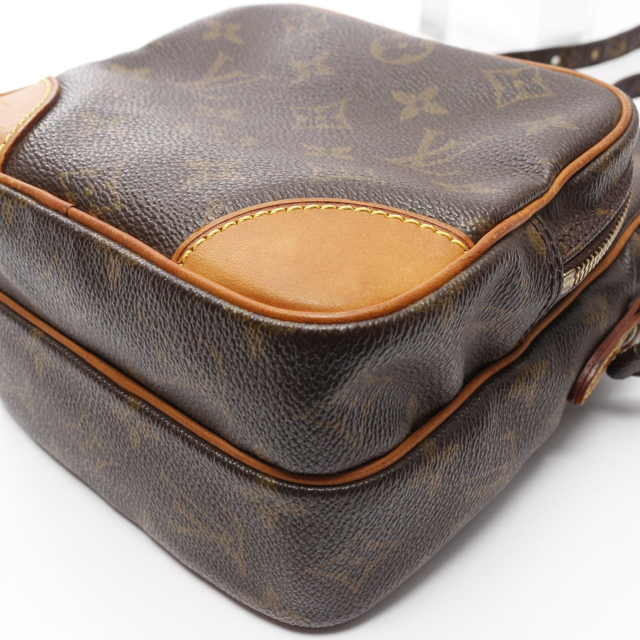 Louis Vuitton Louis Vuitton Amazon Monogram Shoulder Bag Leather Brown Size ONE SIZE - 8 Thumbnail
