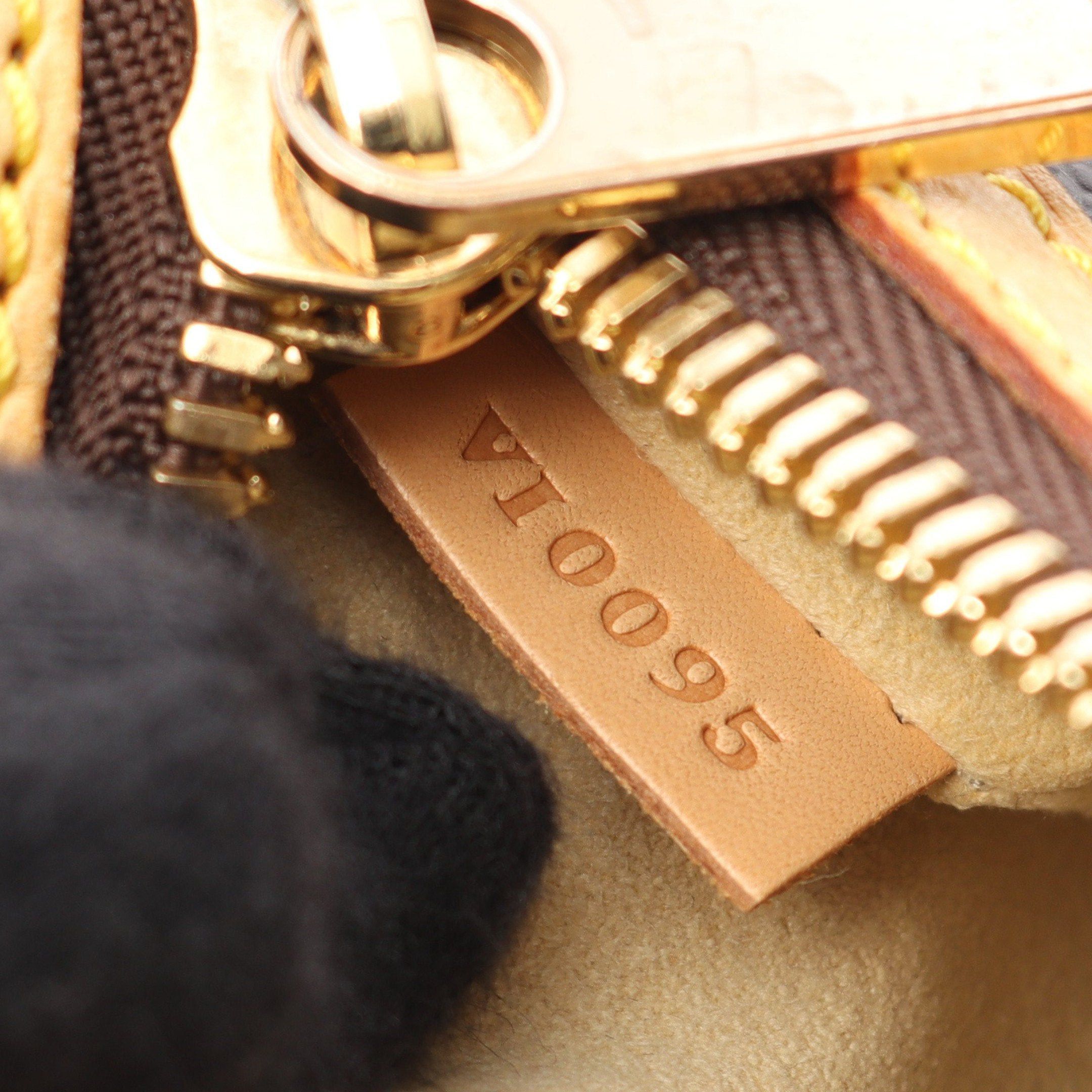 Louis Vuitton Louis Vuitton Hudson Gm Monogram Shoulder Bag Leather Brown Size ONE SIZE - 5 Thumbnail