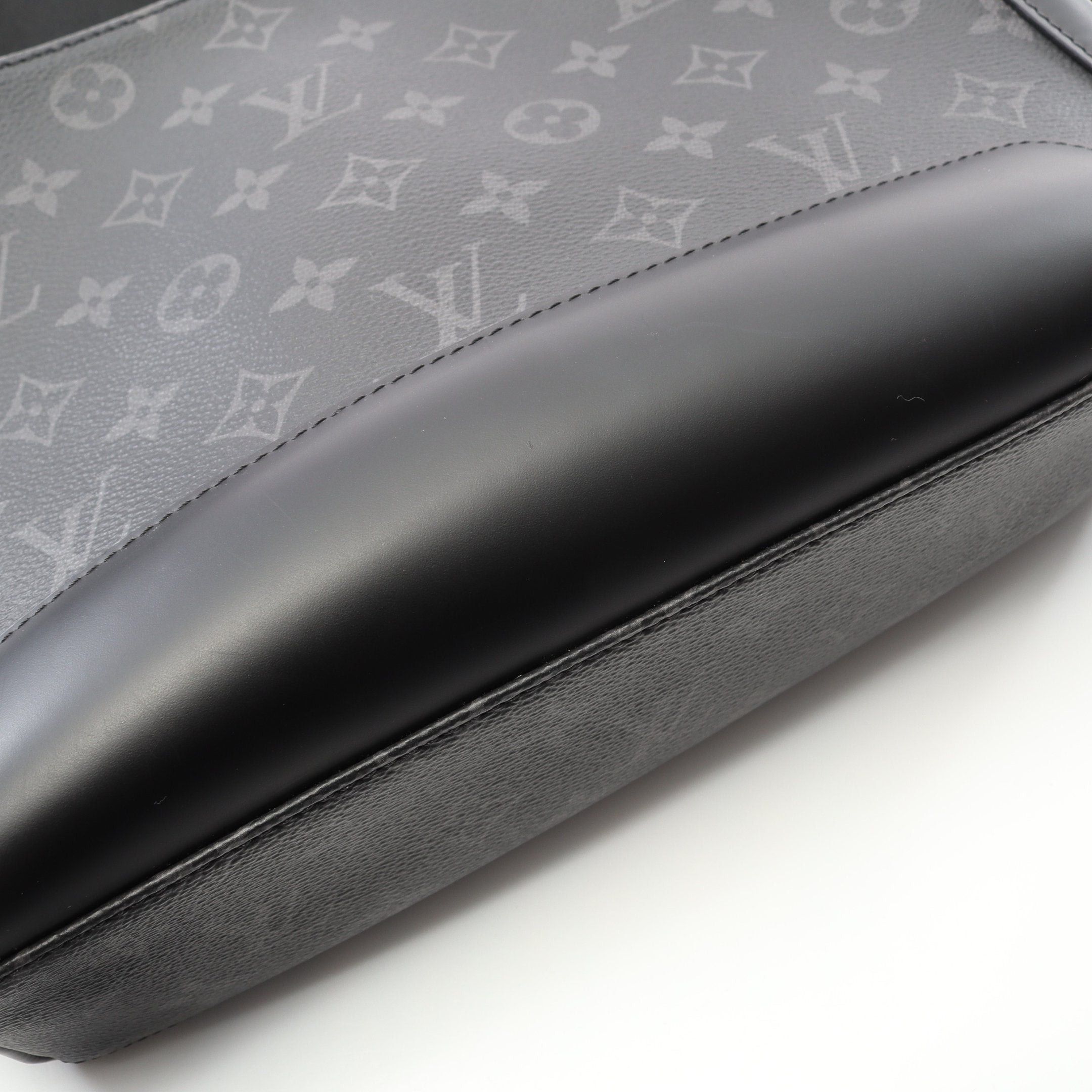 Louis Vuitton Louis Vuitton Messenger Voyage Pm Monogram Eclipse Shoulder Bag Leather Black Size ONE SIZE - 6 Thumbnail
