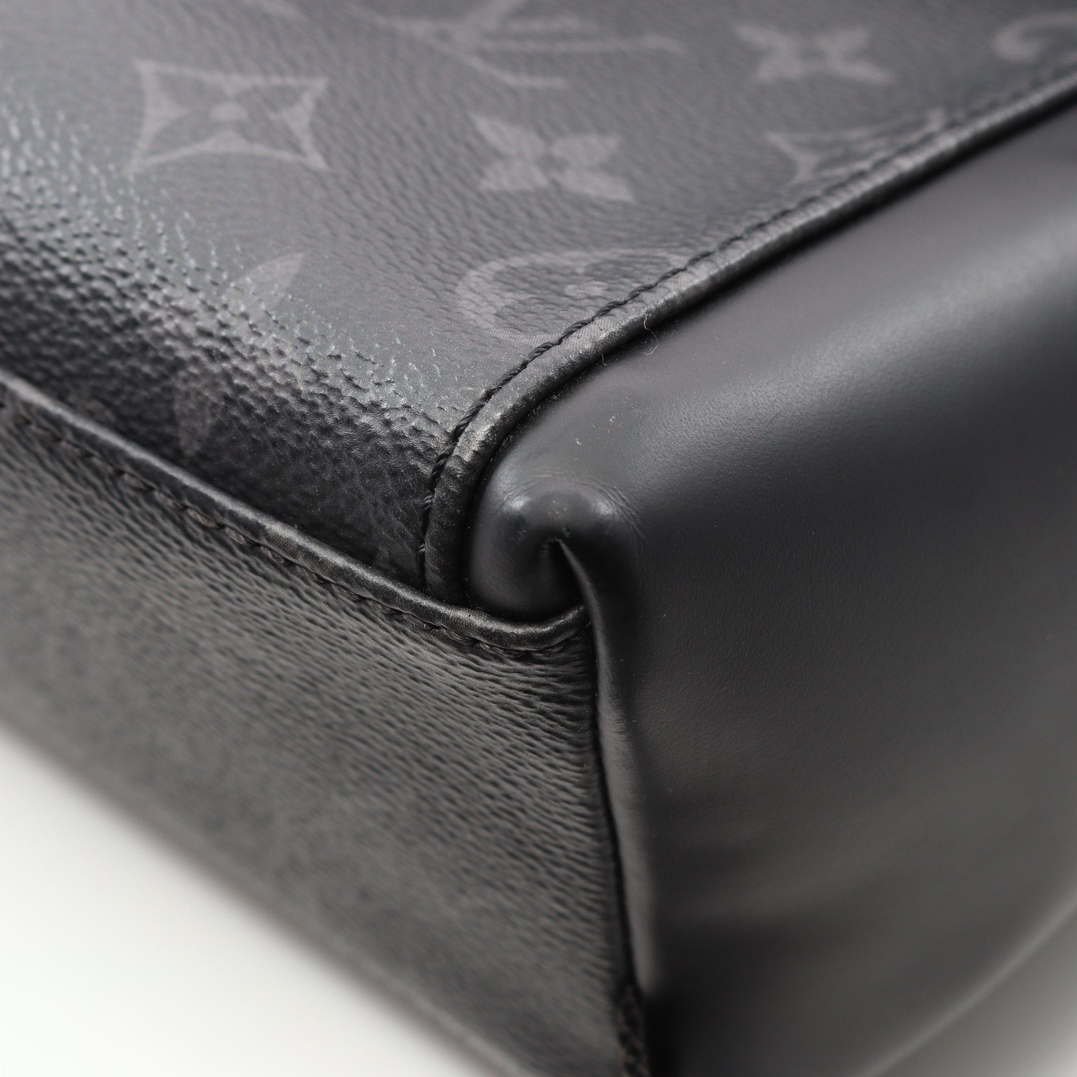 Louis Vuitton Louis Vuitton Messenger Voyage Pm Monogram Eclipse Shoulder Bag Leather Black Size ONE SIZE - 8 Thumbnail