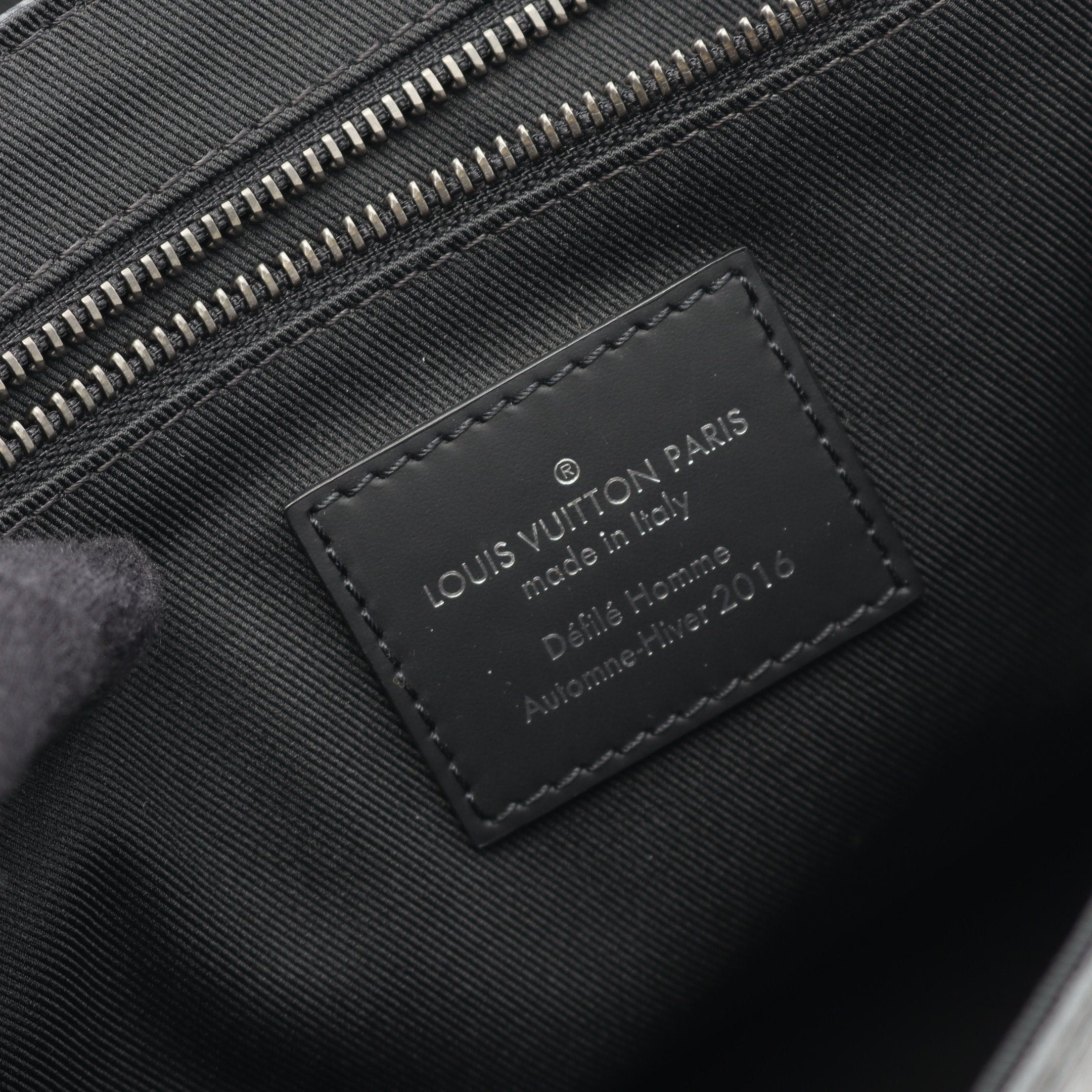 Louis Vuitton Louis Vuitton Messenger Voyage Pm Monogram Eclipse Shoulder Bag Leather Black Size ONE SIZE - 4 Thumbnail