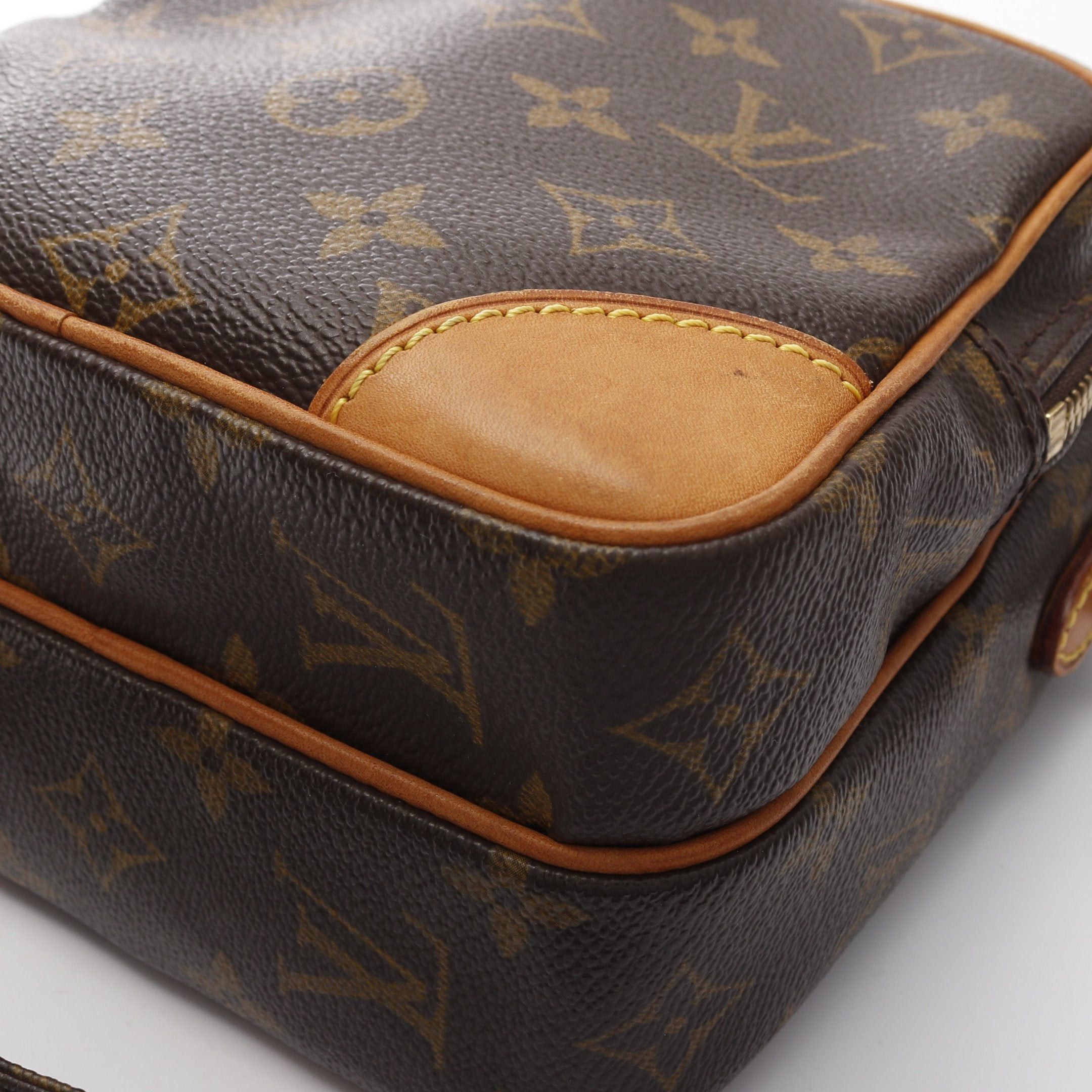 Louis Vuitton Louis Vuitton Amazon Monogram Shoulder Bag Leather Brown Size ONE SIZE - 9 Thumbnail