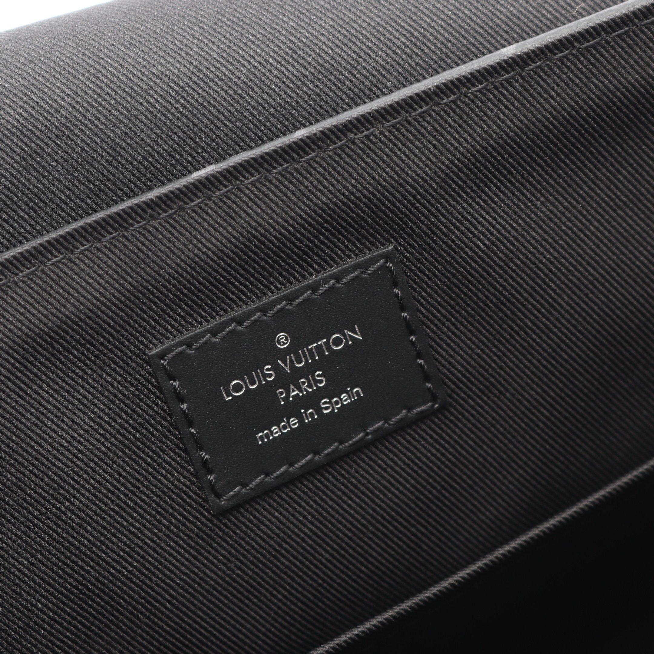 Louis Vuitton Louis Vuitton District Pm Monogram Eclipse Shoulder Bag Leather Black Size ONE SIZE - 4 Thumbnail