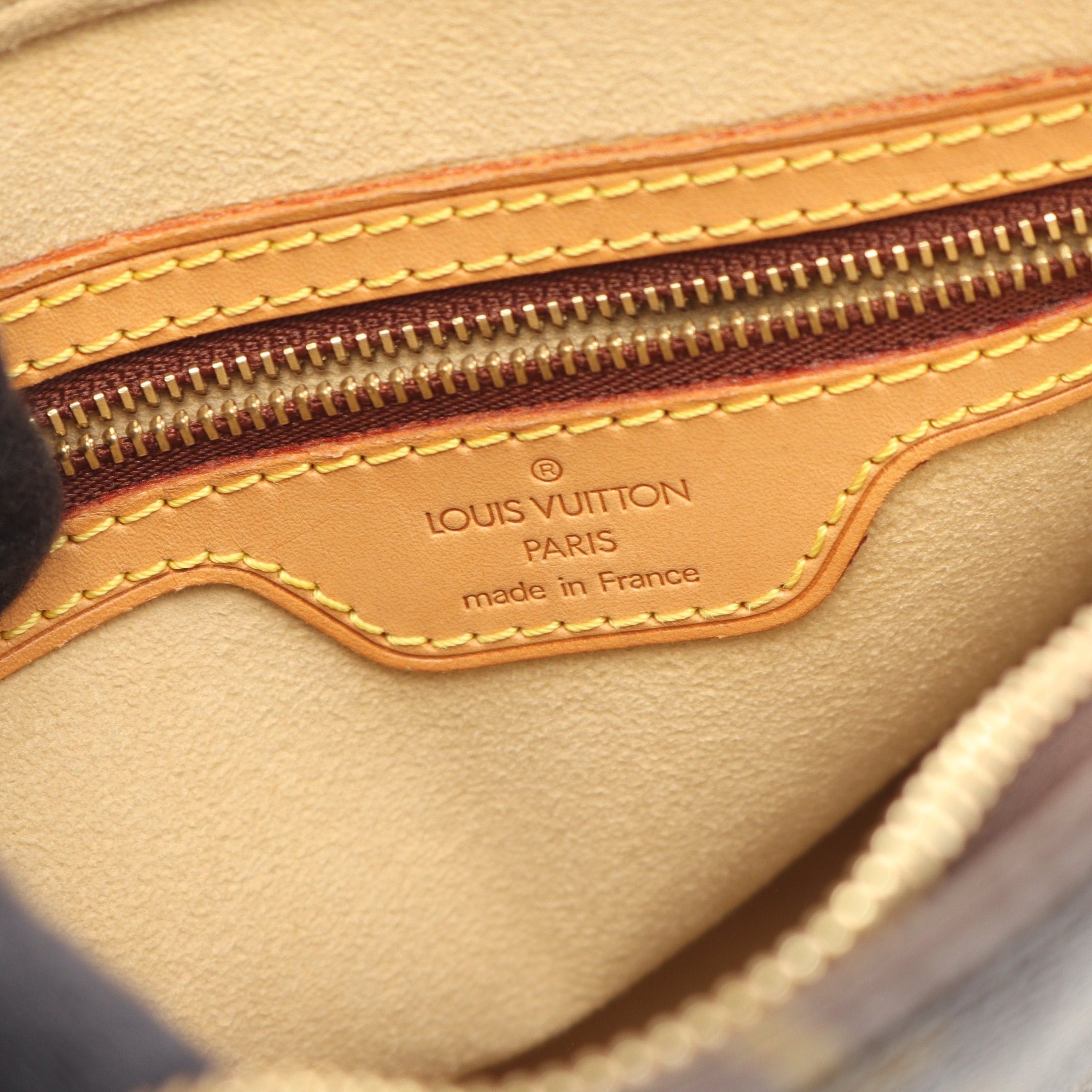 Louis Vuitton Louis Vuitton Looping Mm Monogram Shoulder Bag Leather Brown Size ONE SIZE - 4 Thumbnail