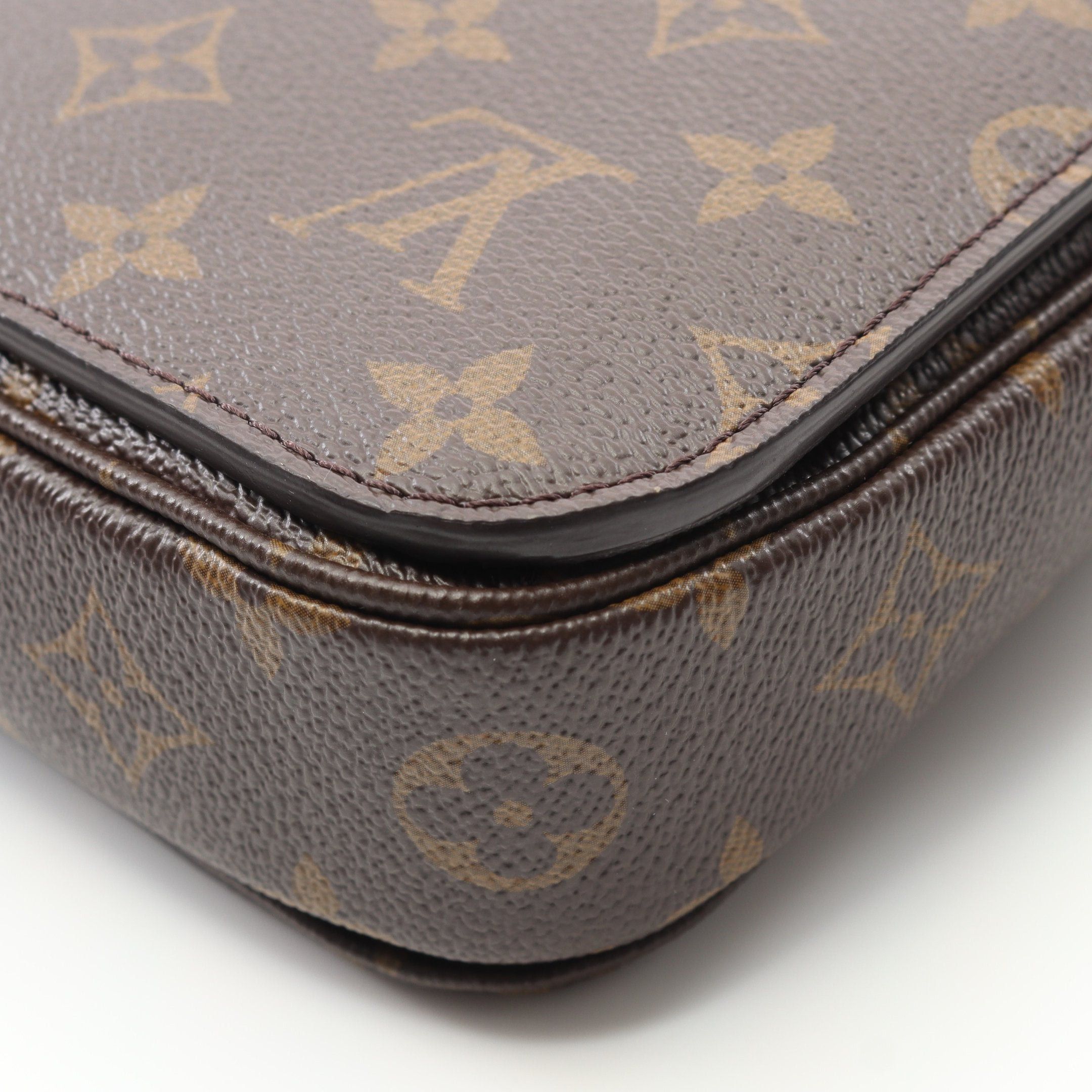 Louis Vuitton Louis Vuitton Pochette Metis Mm Monogram Handbag Leather Brown Size ONE SIZE - 6 Thumbnail