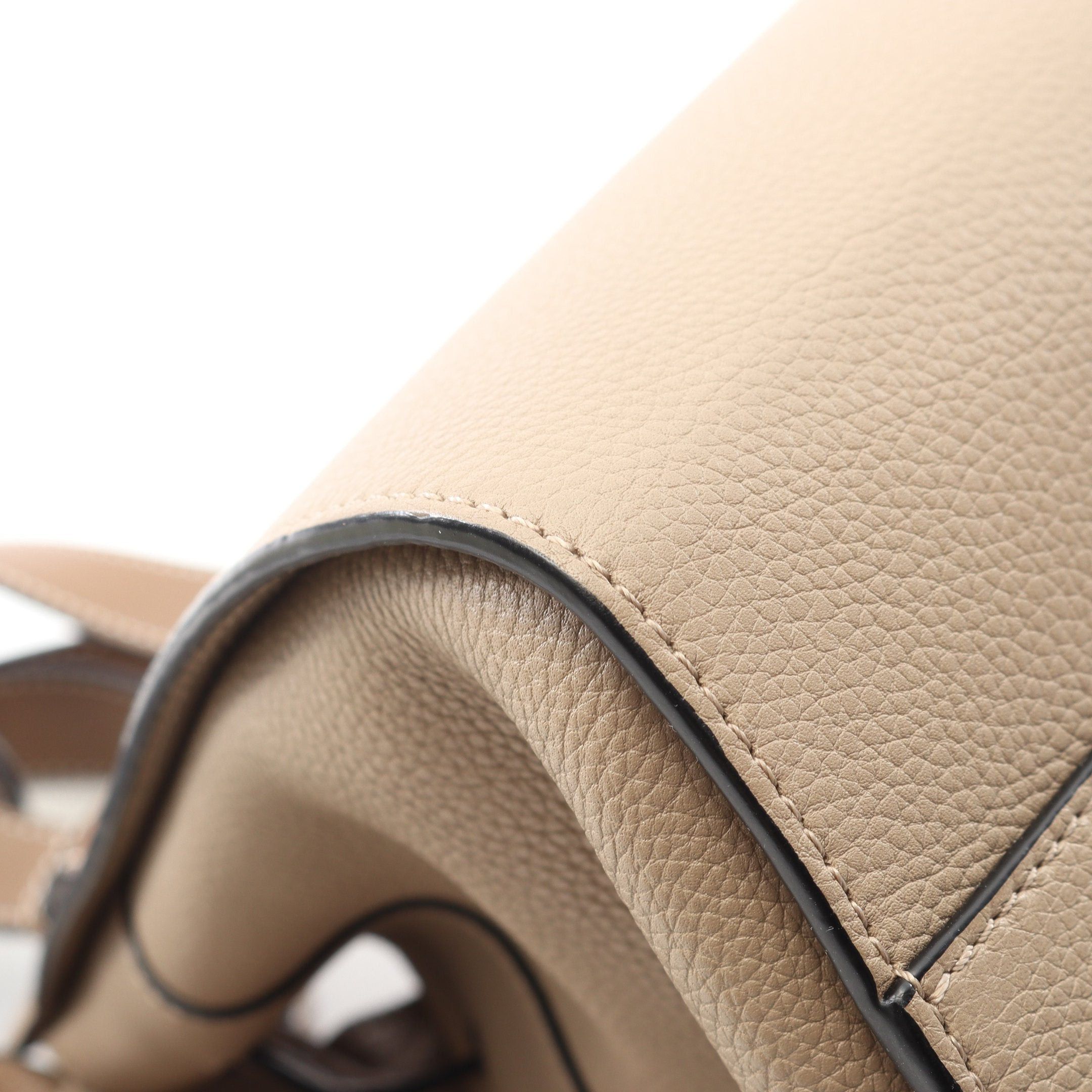 Loewe Loewe Hammock Drawstring Bag Small Handbag Leather Gray Beige Brown Size ONE SIZE - 6 Thumbnail