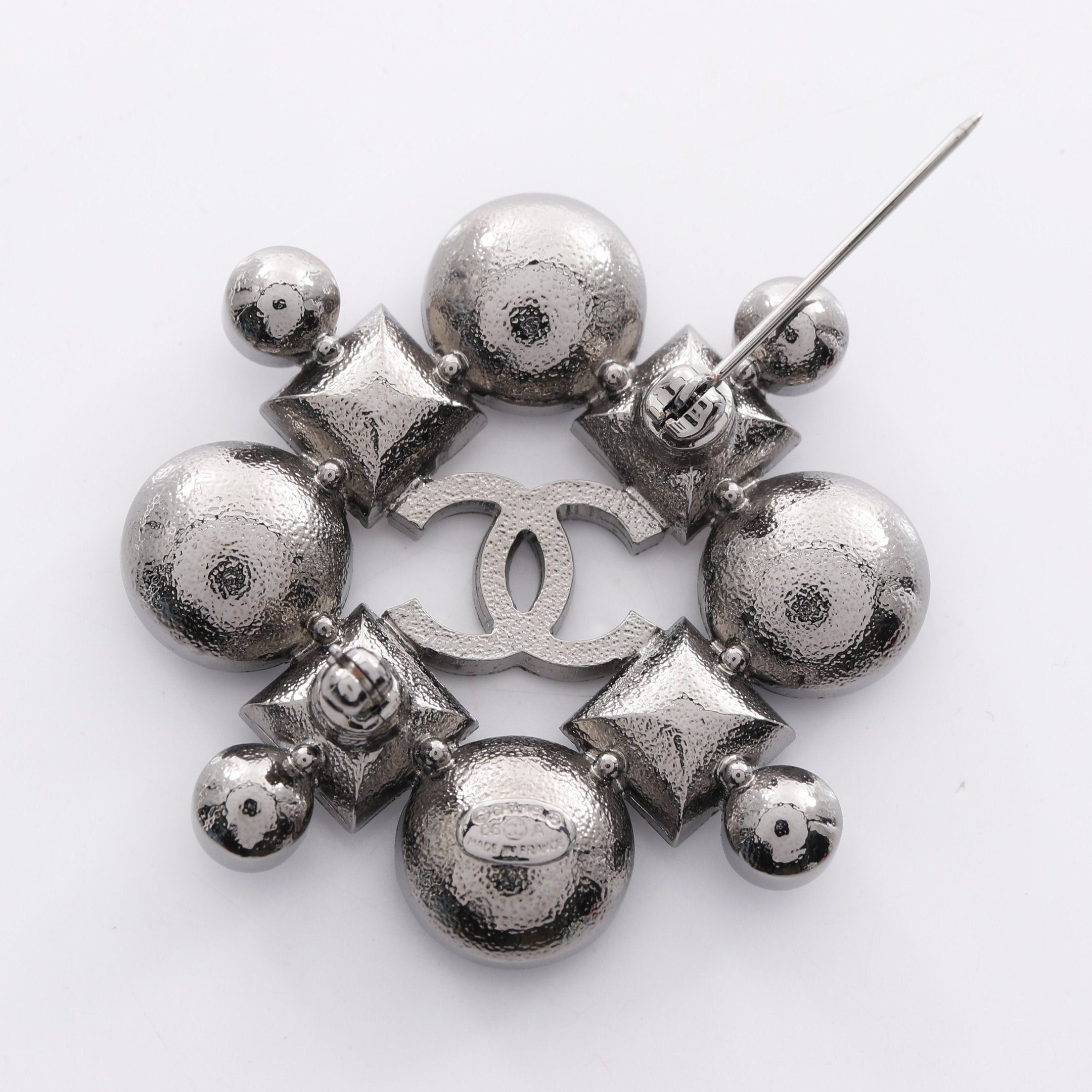Chanel Chanel Coco Mark Brooch Plating Rhinestone Silver Black Off White 06A Size ONE SIZE - 2 Thumbnail