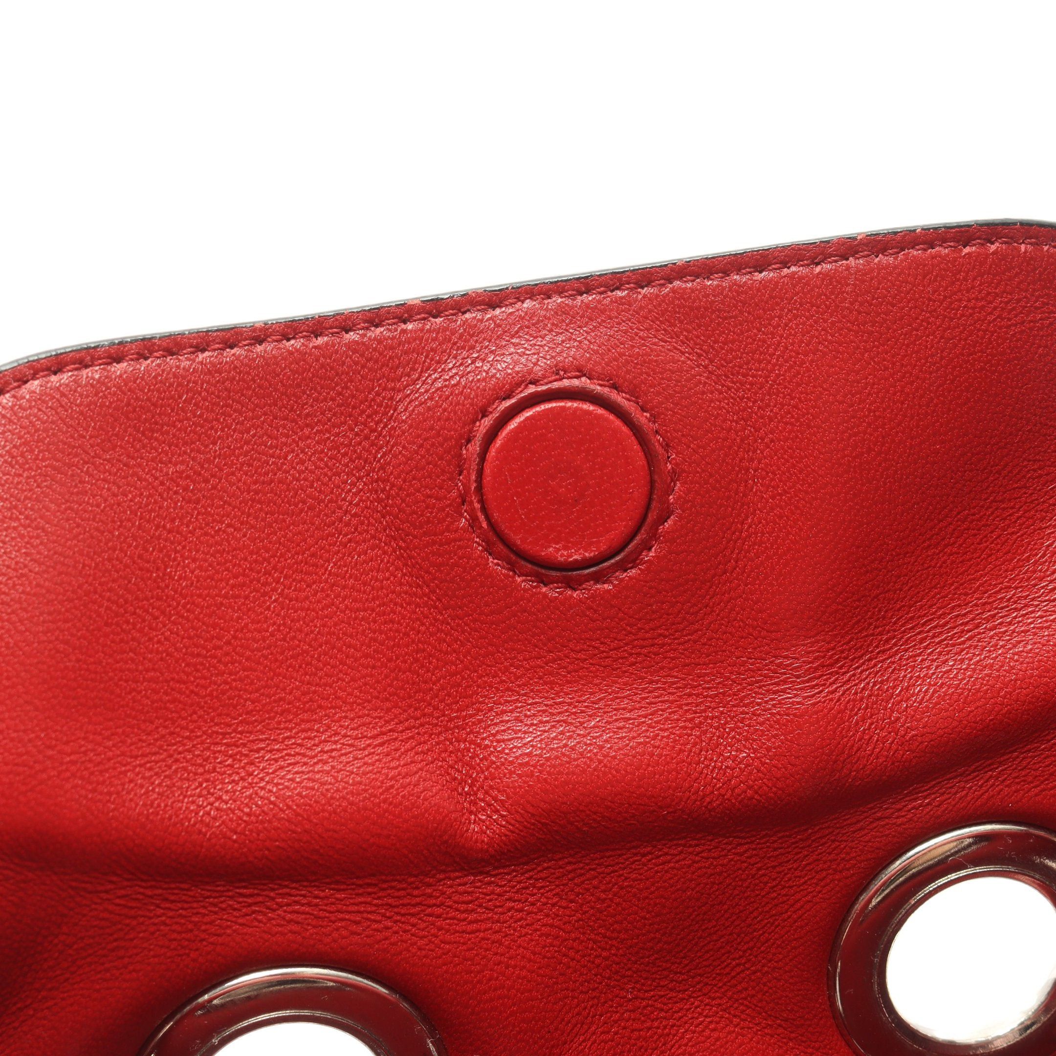 Prada Prada Chain Handbag Eyelet Red Size ONE SIZE - 5 Thumbnail