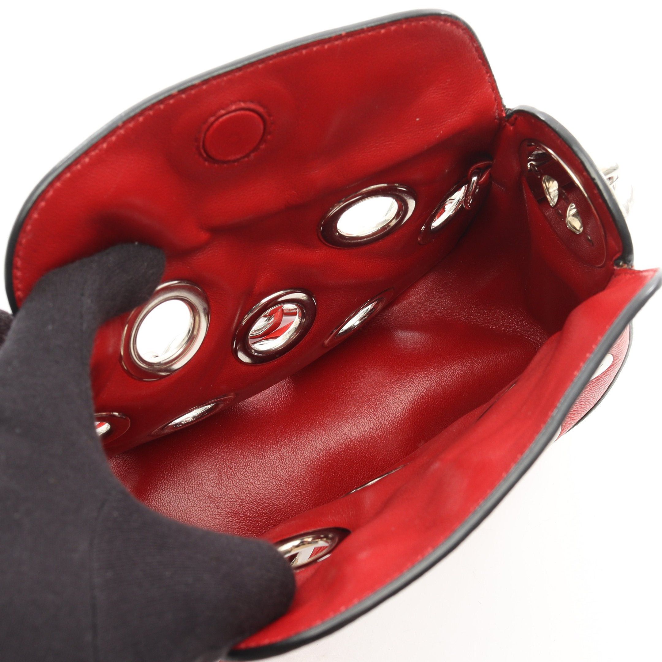 Prada Prada Chain Handbag Eyelet Red Size ONE SIZE - 3 Thumbnail