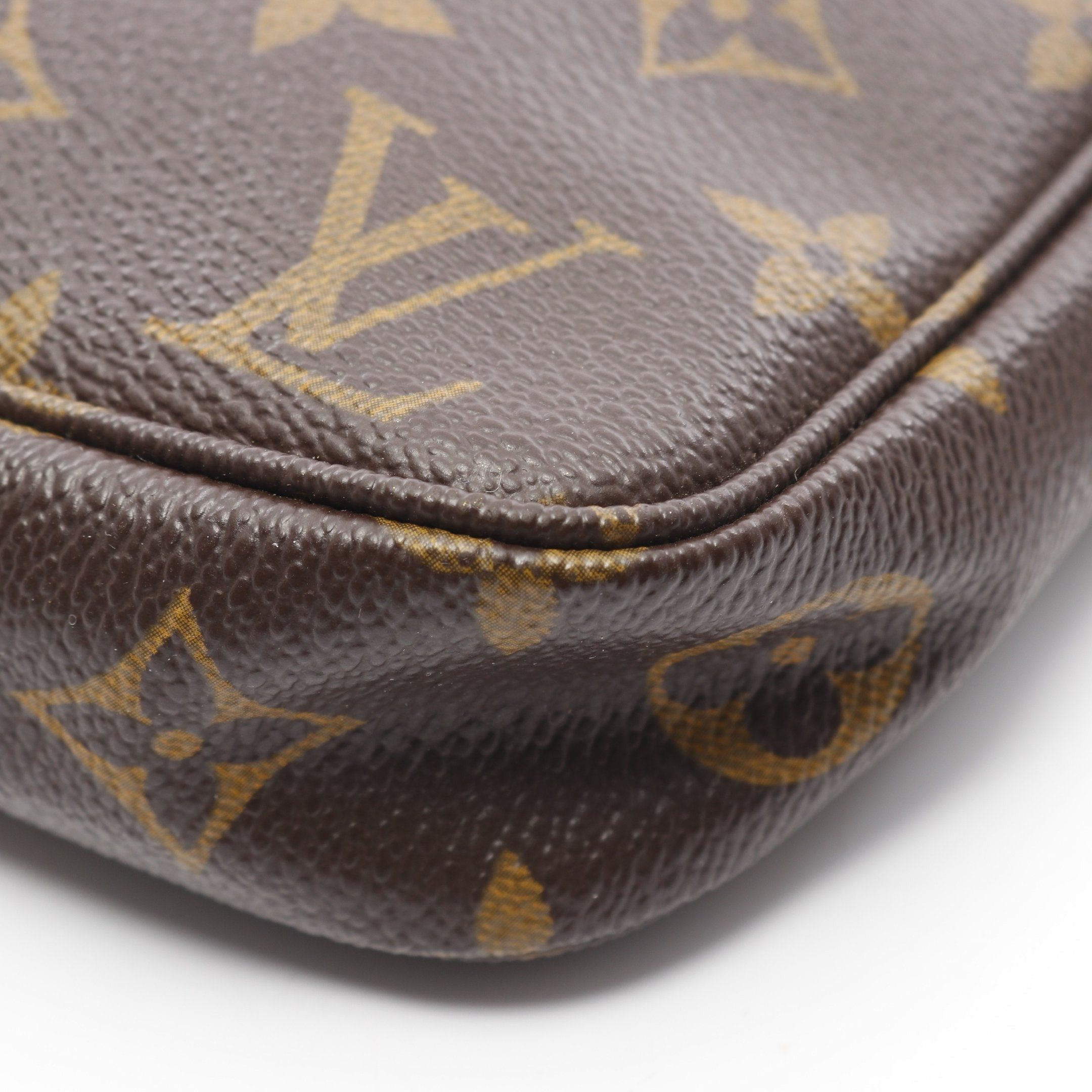Louis Vuitton Louis Vuitton Pochette Accessoires Monogram Handbag Leather Brown Size ONE SIZE - 8 Thumbnail
