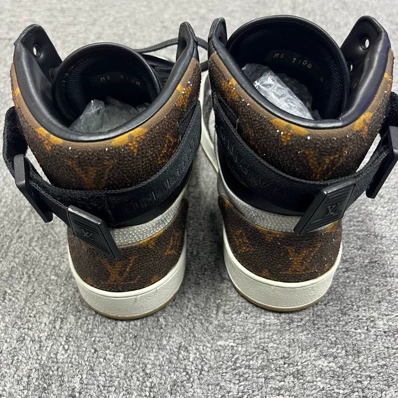 Louis Vuitton Louis Vuitton High Top Sneakers with Crystals Size US 8 / EU 41 - 3 Thumbnail